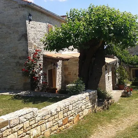 Agroturizam Nezic בית נופש Oprtalj